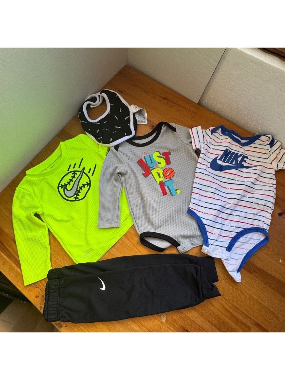 Nike infant bundle size 12 months